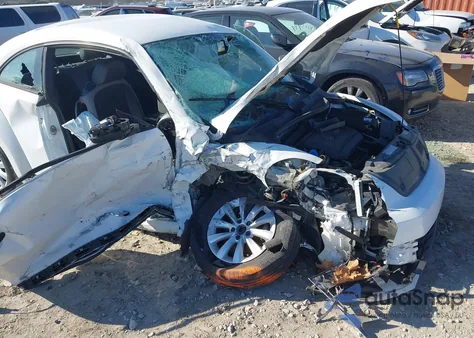 2015 Volkswagen Beetle 1.8T Fleet Edition из США, поврежденный, VIN 3VWF17AT0FM654766